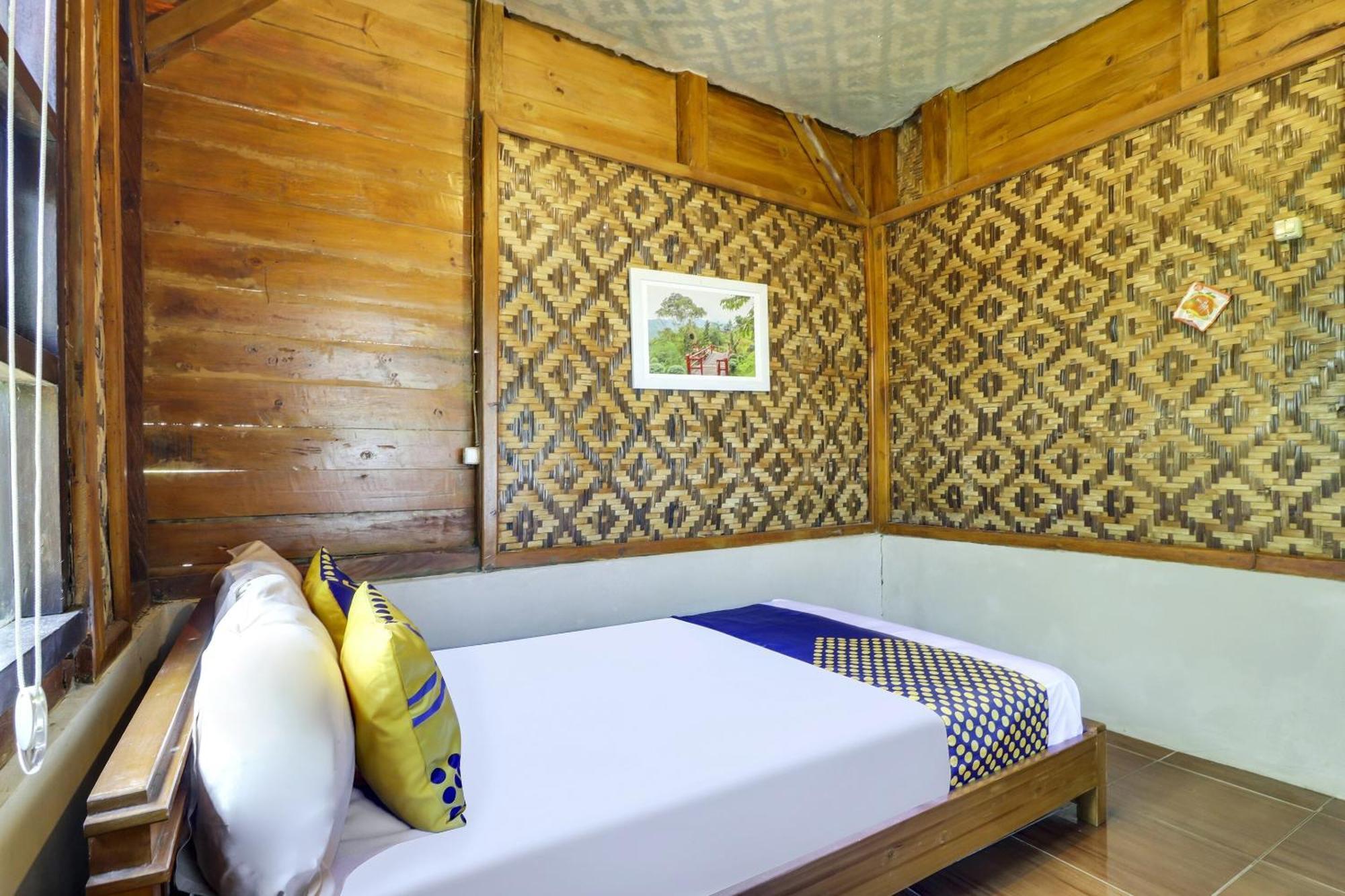 Oyo Homes 90956 Desa Wisata Guranteng Pendjalu Extérieur photo