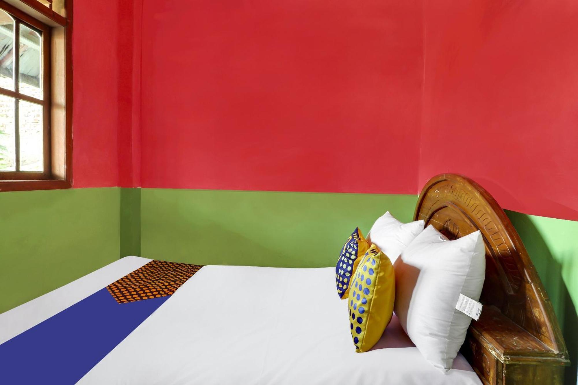 Oyo Homes 90956 Desa Wisata Guranteng Pendjalu Extérieur photo