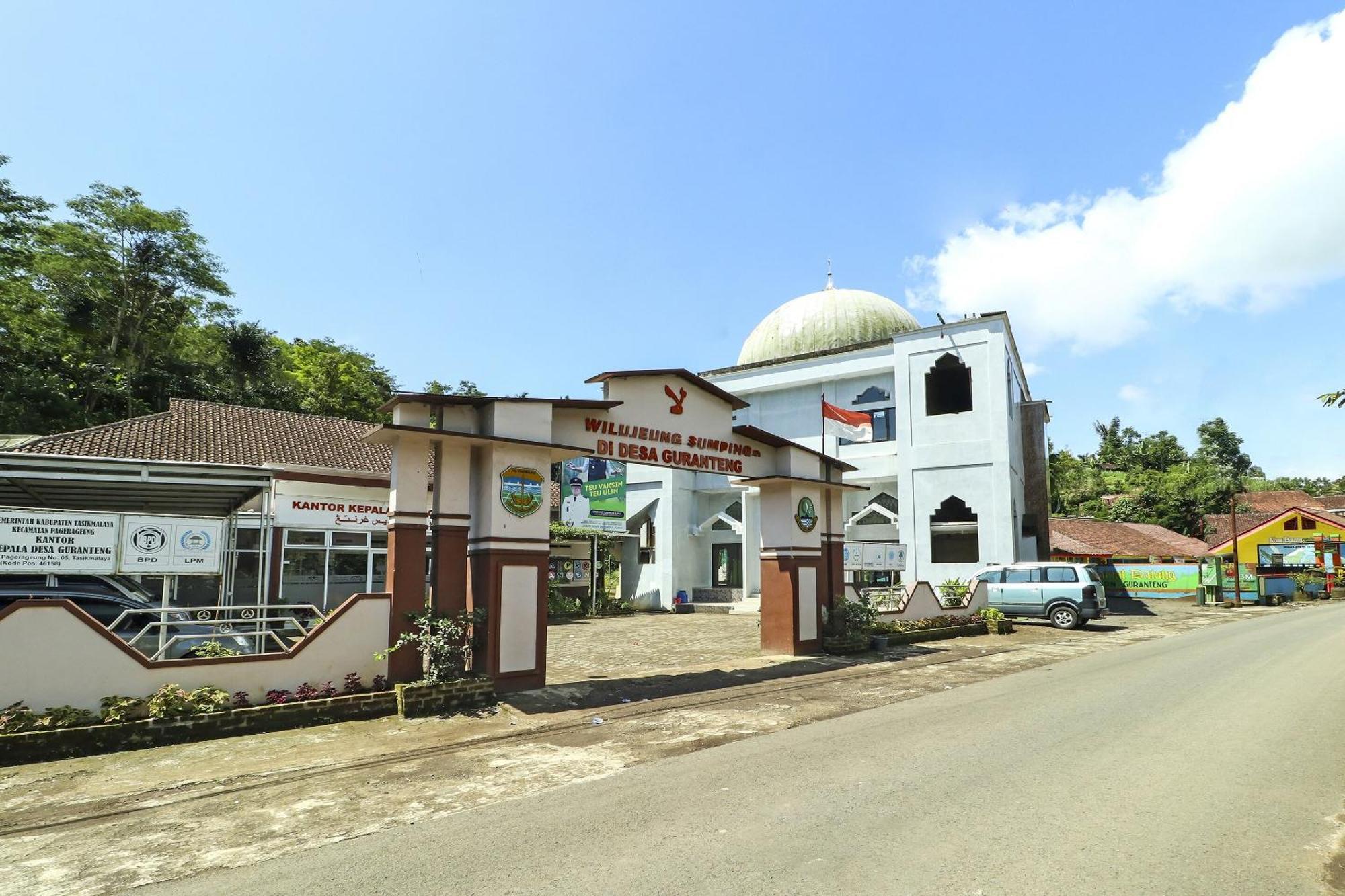 Oyo Homes 90956 Desa Wisata Guranteng Pendjalu Extérieur photo