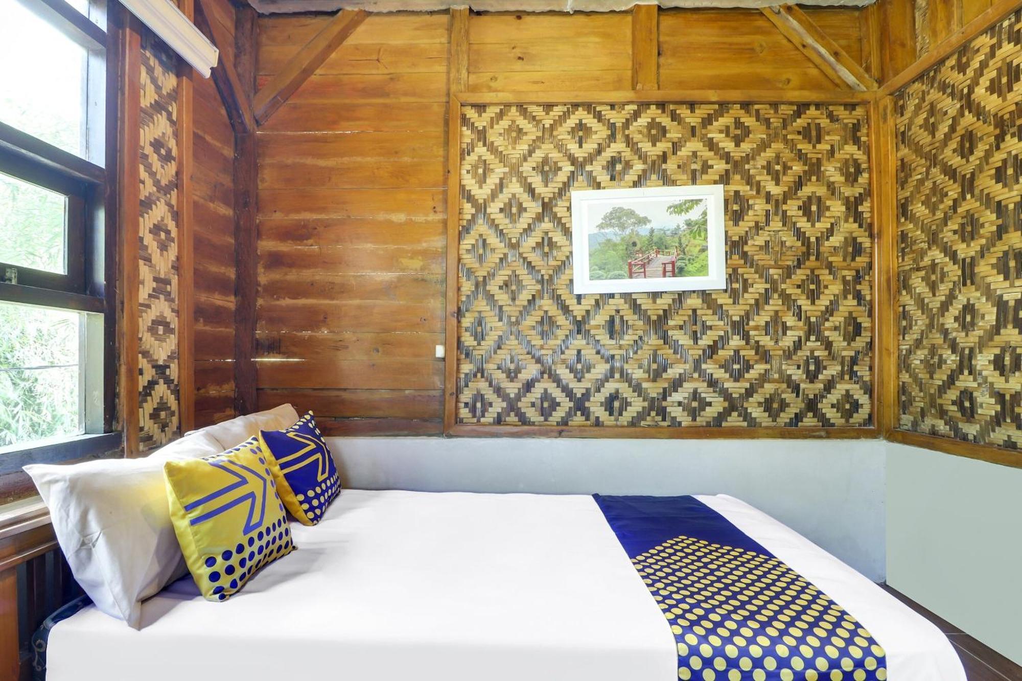 Oyo Homes 90956 Desa Wisata Guranteng Pendjalu Extérieur photo