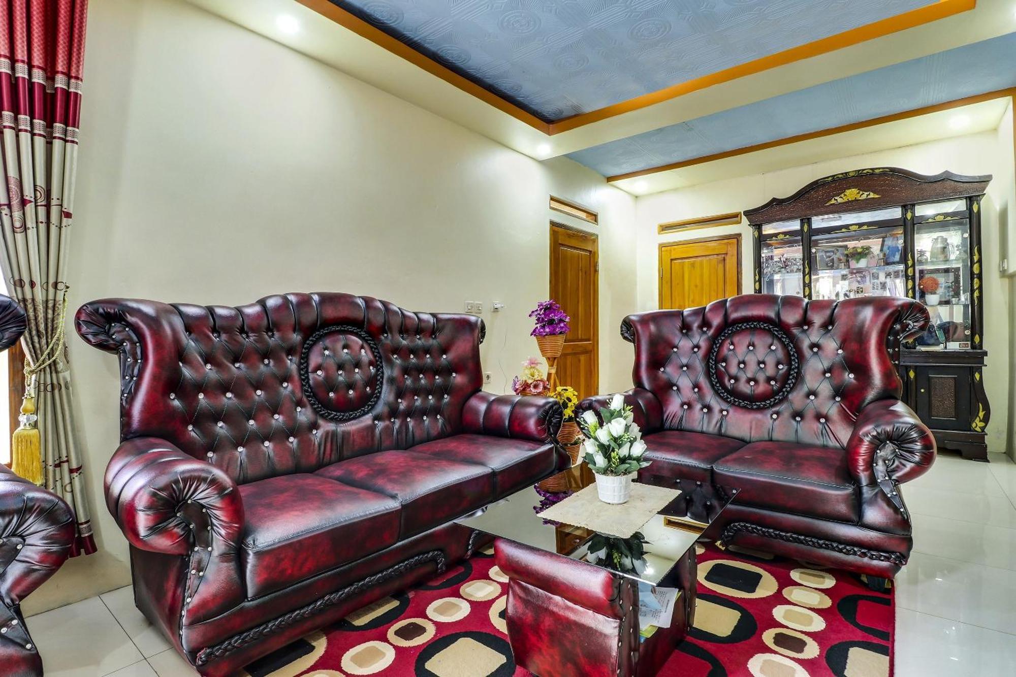 Oyo Homes 90956 Desa Wisata Guranteng Pendjalu Extérieur photo
