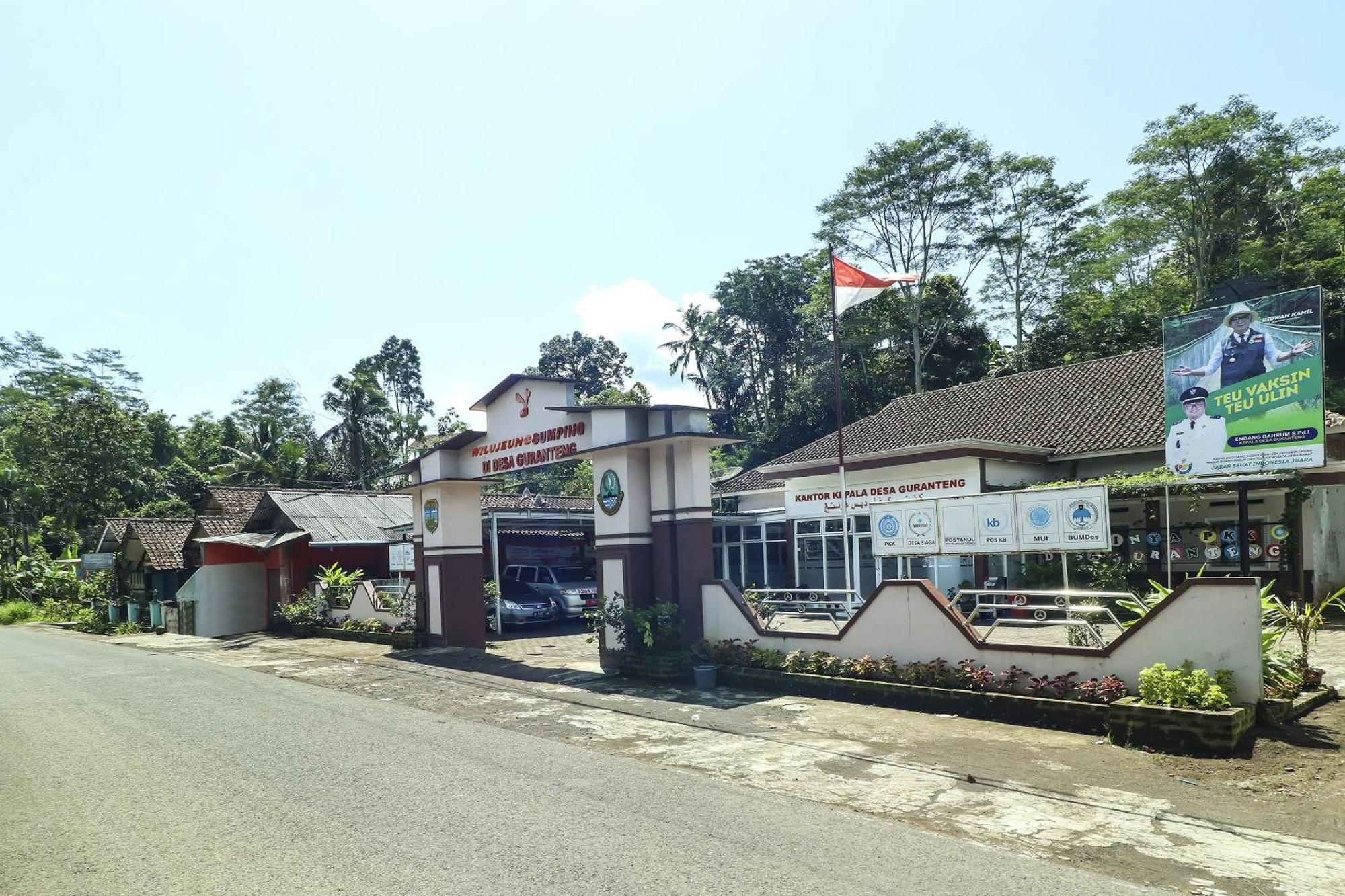 Oyo Homes 90956 Desa Wisata Guranteng Pendjalu Extérieur photo